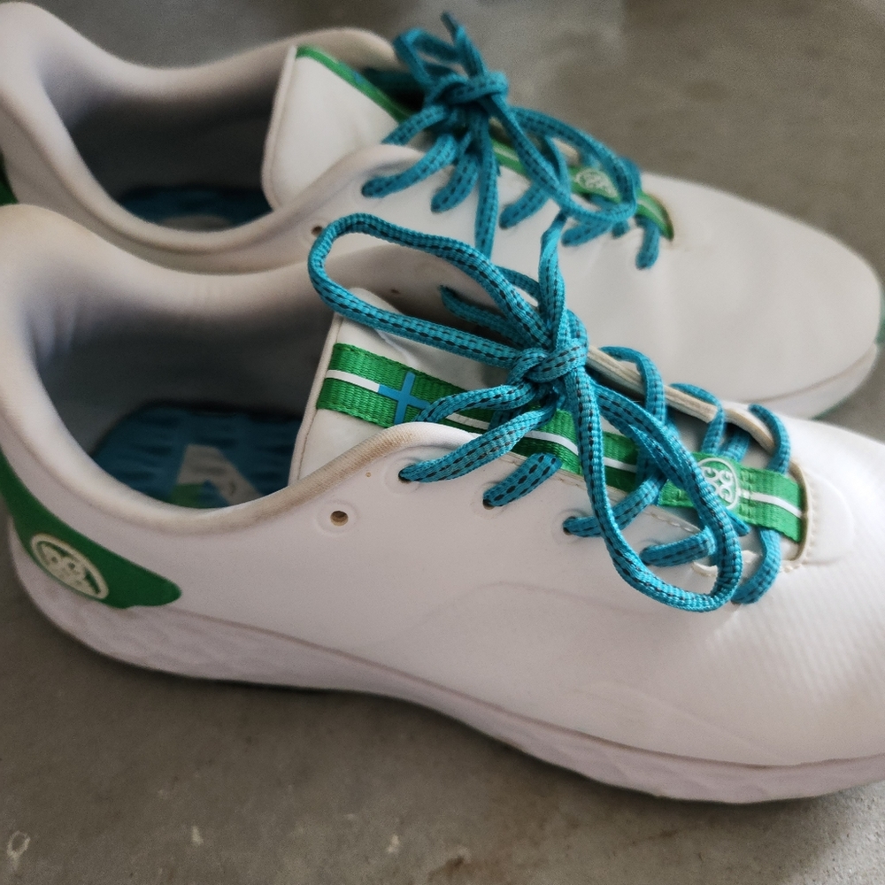 Golf shoes